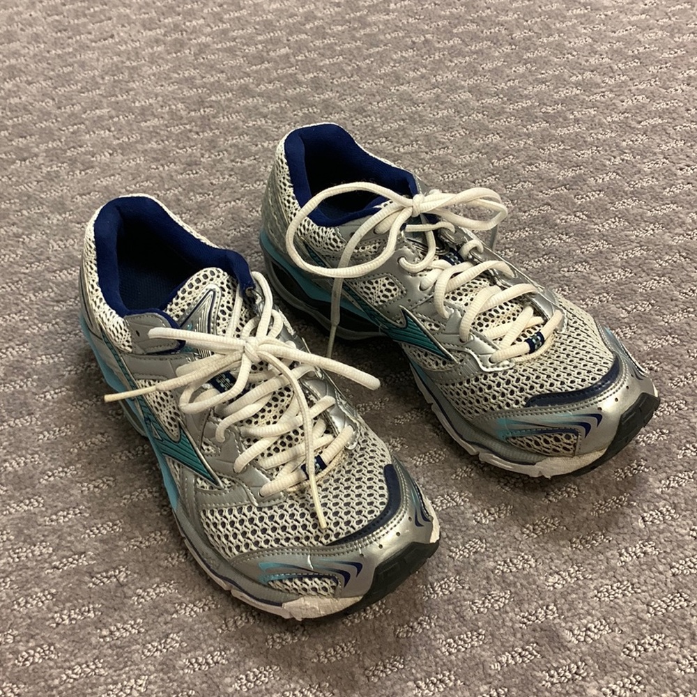 Mizuno running shoes